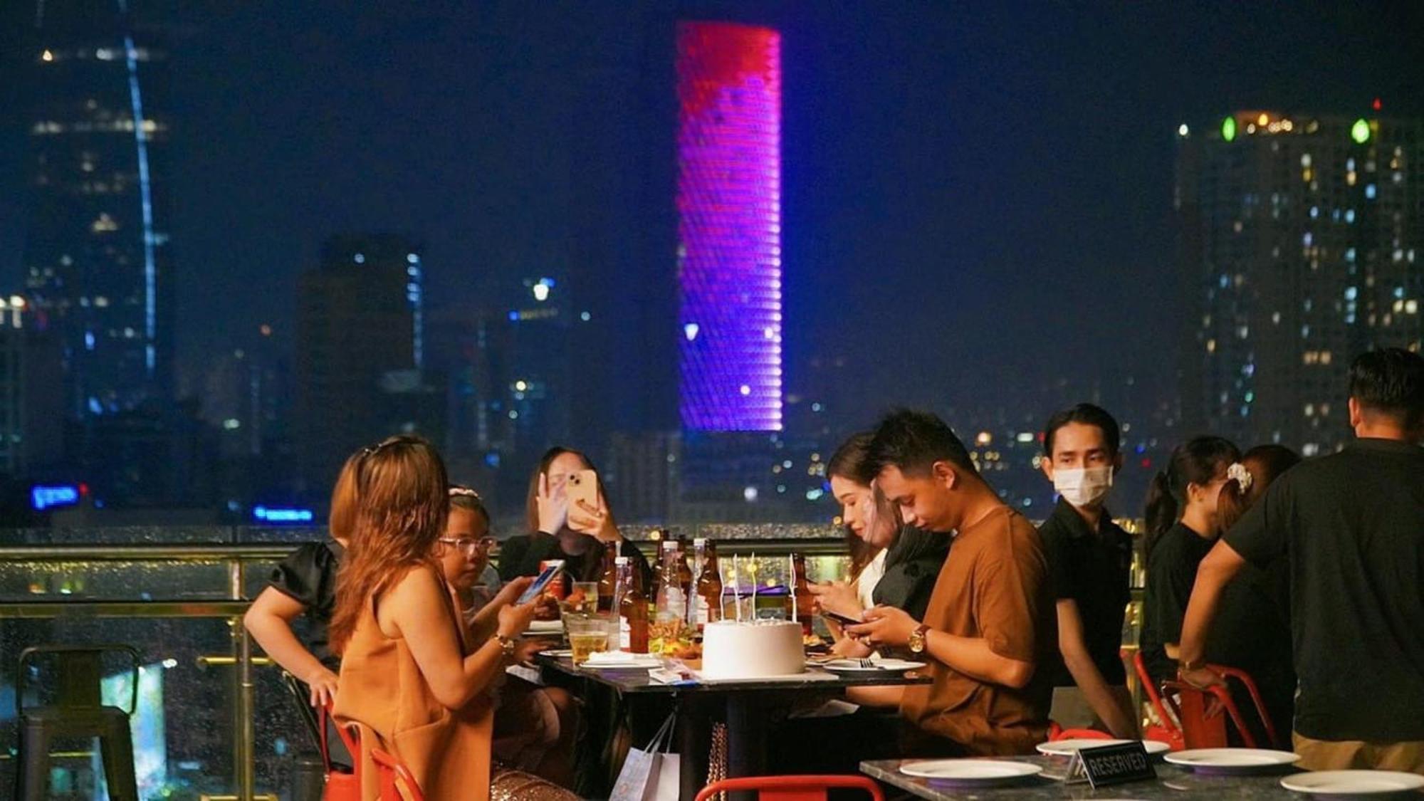 Huazhu Hotel Ho Chi Minh-stad Buitenkant foto