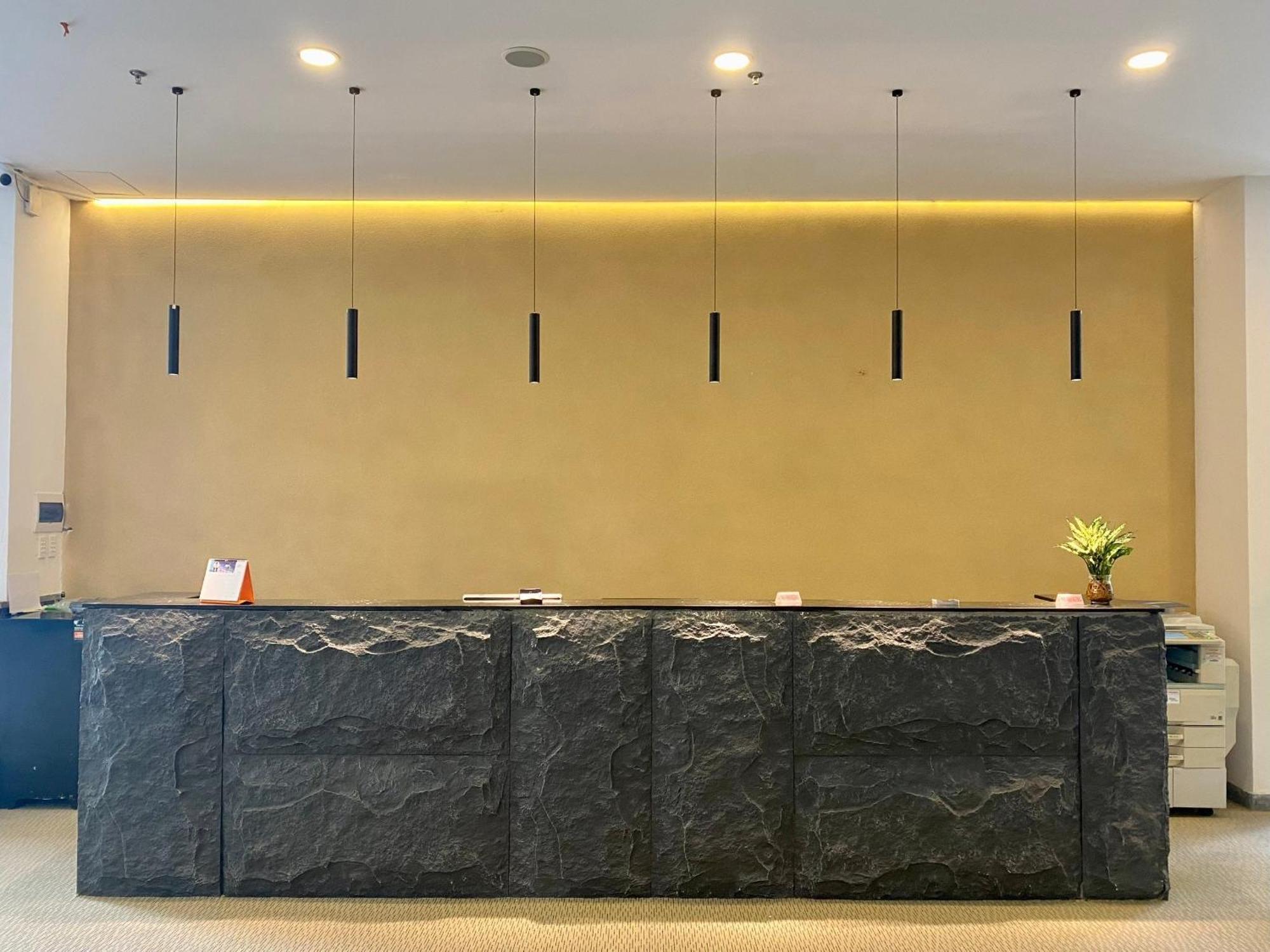 Huazhu Hotel Ho Chi Minh-stad Buitenkant foto